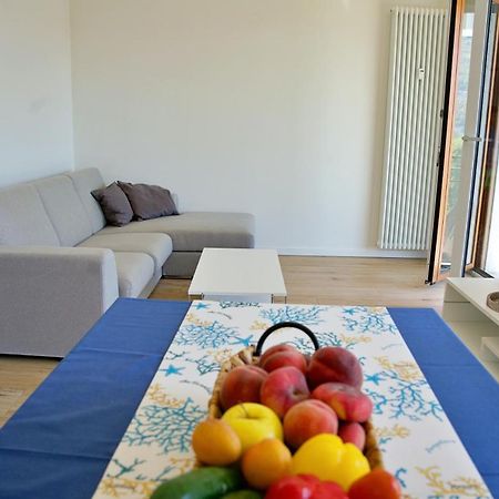 The Blue - Lake / City View Modern Apt Near Villa Olmo Como Exterior foto